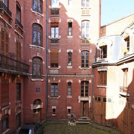 Toulouse - Alsace Lorraine - Languedoc-Place Du Salin-Museum Histoire Naturelle- Jardin Des Plantes-Musee Augustins- Palais De Justice Station Metro Carmes Ligne B エクステリア 写真